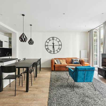 Elégant appartement dans le quartier Concorde à Parigi Esterno foto