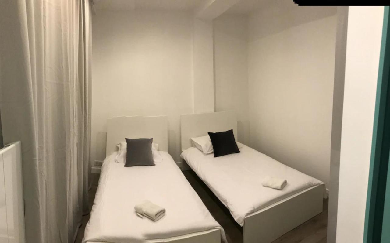 Elégant appartement dans le quartier Concorde à Parigi Esterno foto