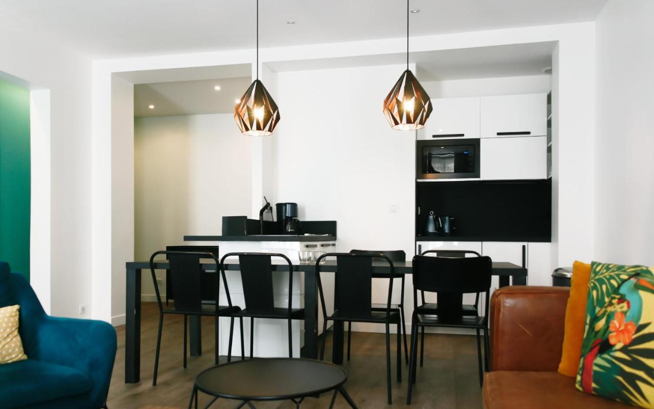 Elégant appartement dans le quartier Concorde à Parigi Esterno foto