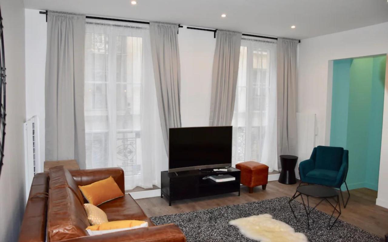 Elégant appartement dans le quartier Concorde à Parigi Esterno foto