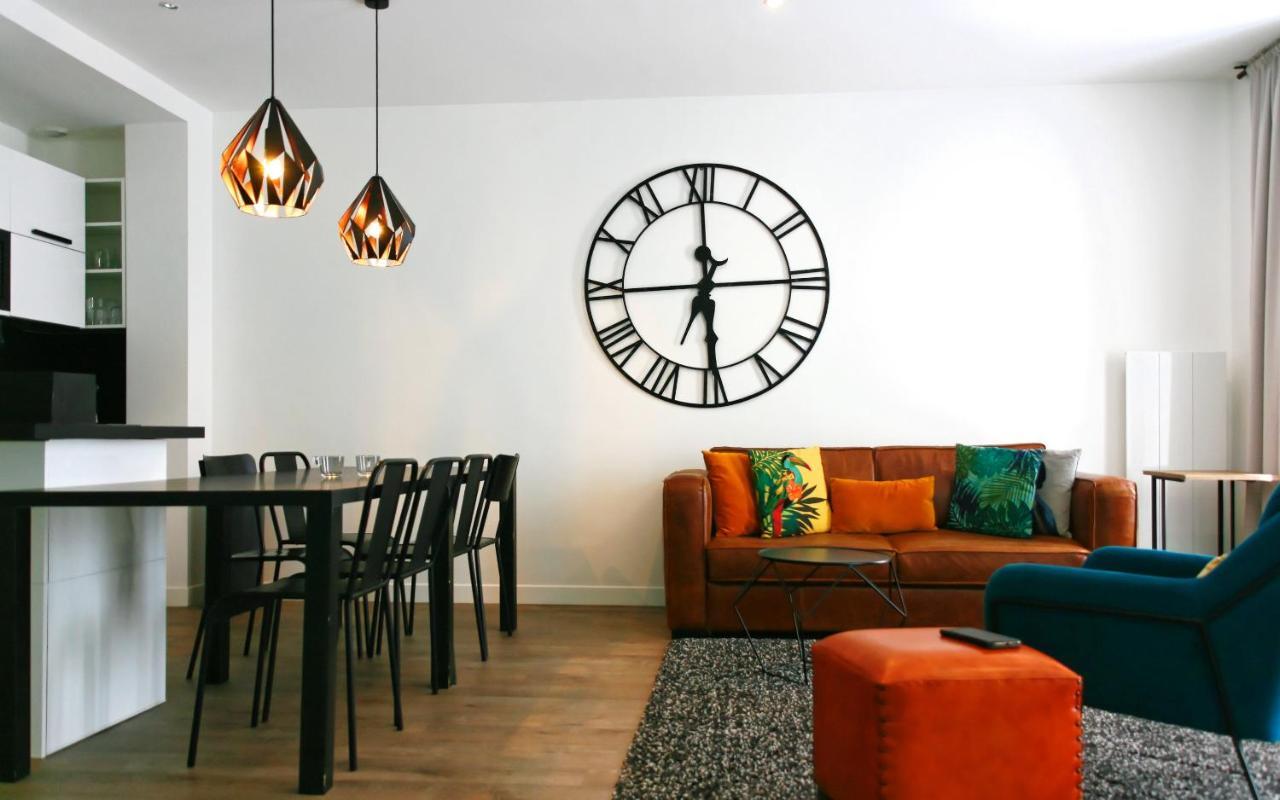 Elégant appartement dans le quartier Concorde à Parigi Esterno foto