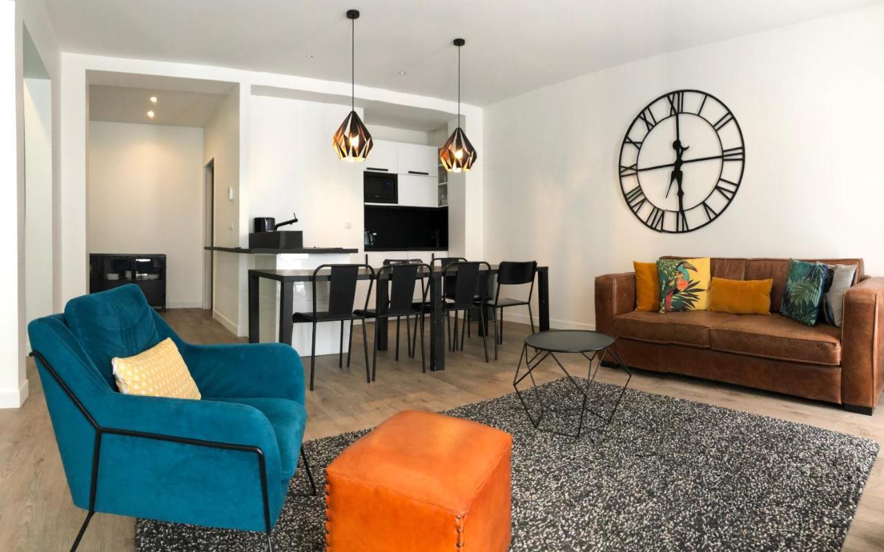 Elégant appartement dans le quartier Concorde à Parigi Esterno foto